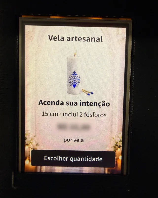 Tela da Luzia Prima com a vela artesanal de 15 cm